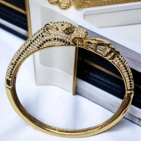 18k Gold Plated Chunky Leopard Panther Zircon Pave Crystal Doorknocker Bracelet - Picture 2 of 6